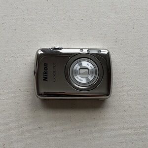 Nikon COOLPIX S01 Digital Camera